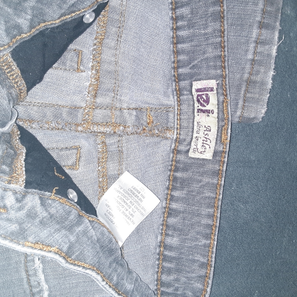 Jeans - Picture 2 of 2
